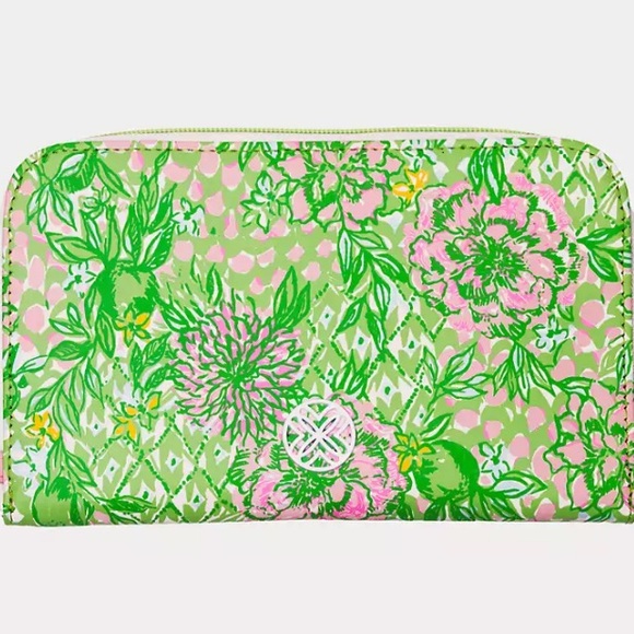 Lilly P. Passport Wallet! - Picture 8 of 8